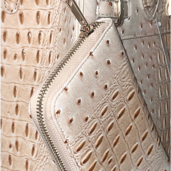 New **Luxury Crocodile Embossed Handbag & Wallet Set** - Picture 3 of 8
